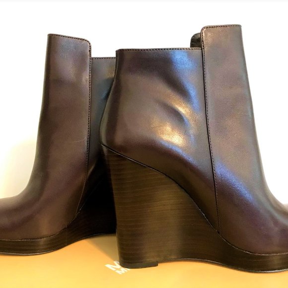 Michael Kors Clara Bootie - NEVER WORN - Picture 6 of 10